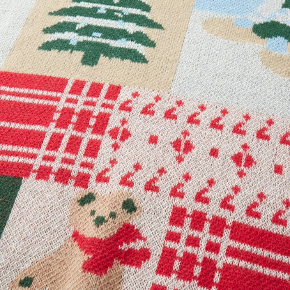 Julesweater med rund hals, bjørnemotiv og juletræ i strik