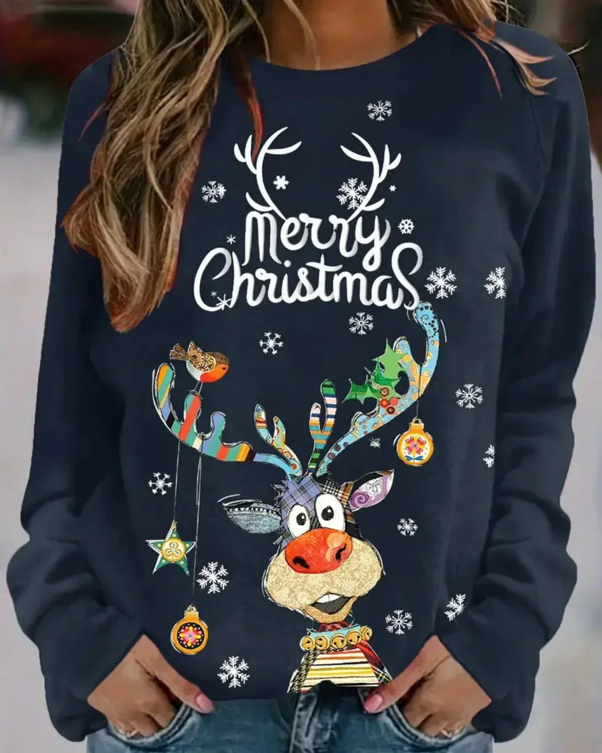 Julesweater dame med rensdyrprint, rund hals og raglanærmer