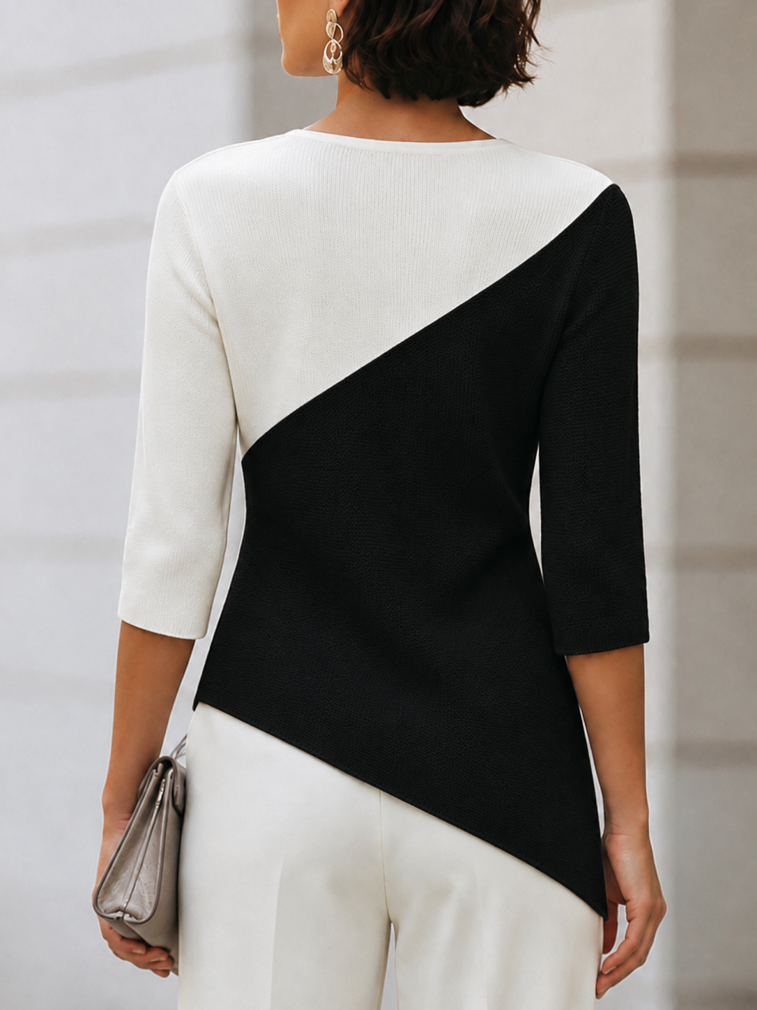 Sweater med asymmetrisk farveblok og 3/4 ærmer til damer