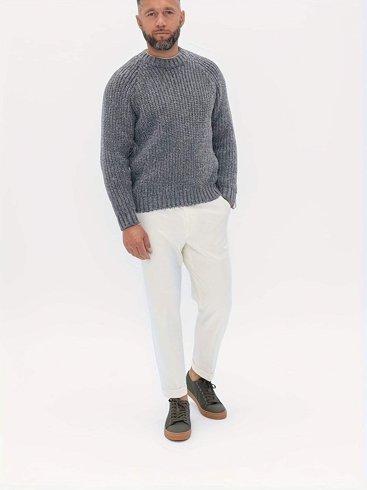 Sweater med rund hals, raglanærmer og ribstrik til mænd