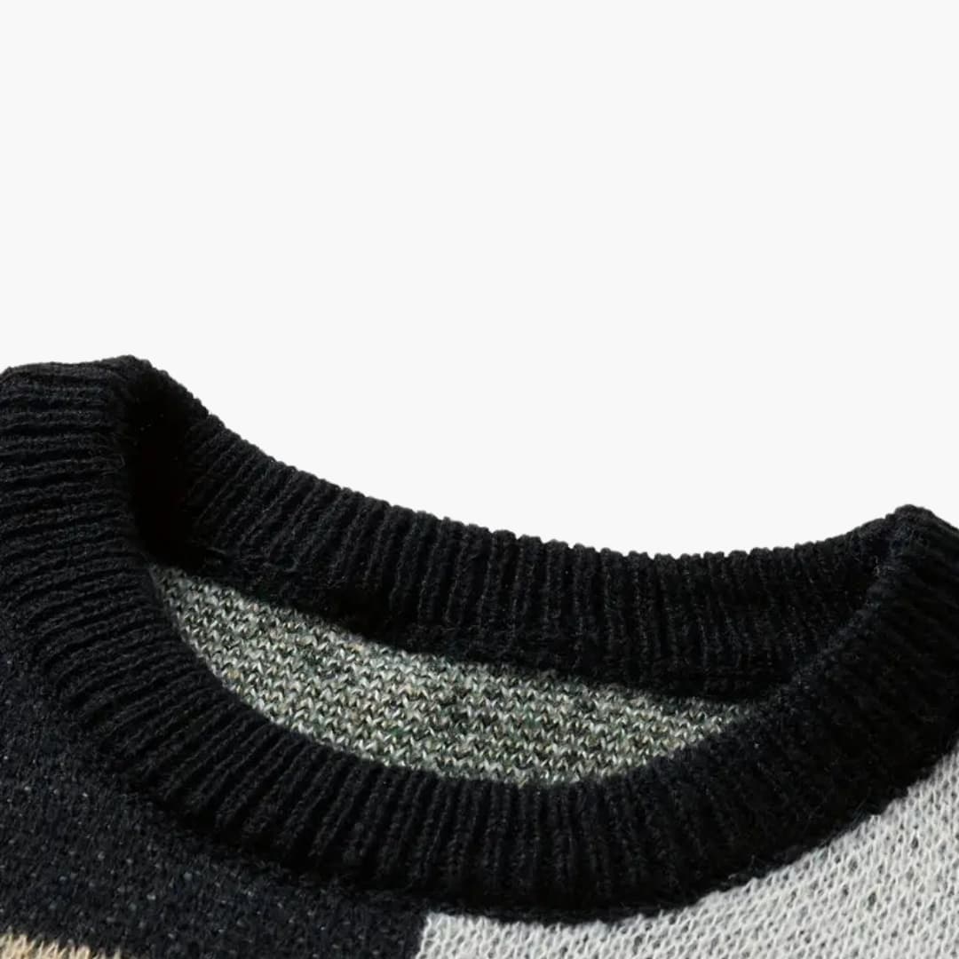 Julesweater med rund hals, bjørnemotiv og juletræ i strik