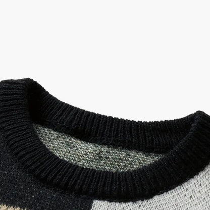 Julesweater med rund hals, bjørnemotiv og juletræ i strik