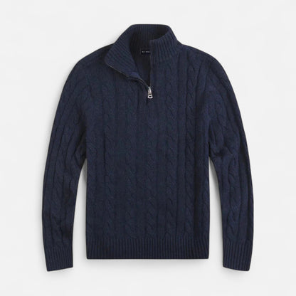 Sweater med halv lynlås, høj krave og kabelmønster samt ribstrikket bundkant til mænd