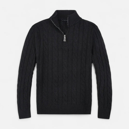 Sweater med halv lynlås, høj krave og kabelmønster samt ribstrikket bundkant til mænd