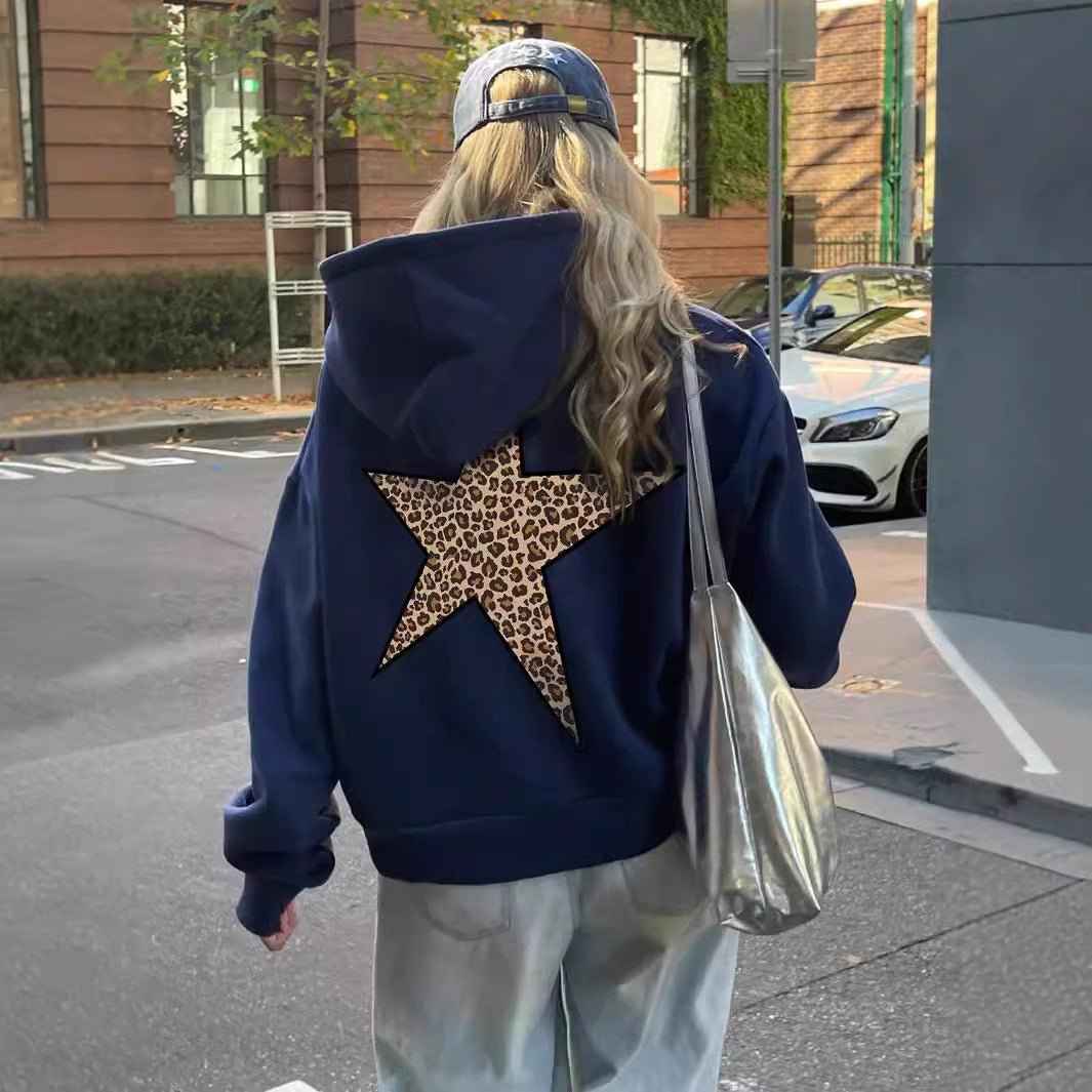 Hoodie til damer med leopardstjerne på ryggen og løs pasform