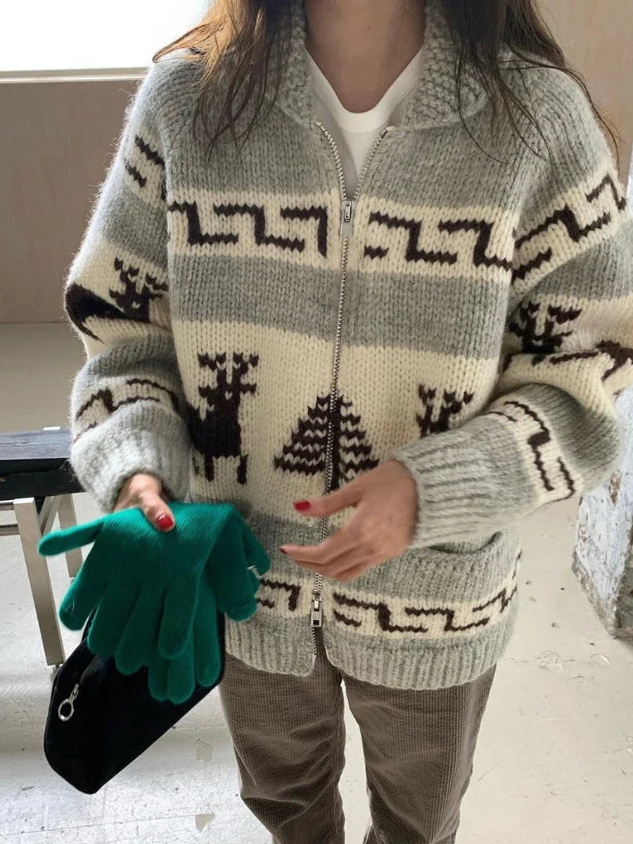 Julesweater dame med lynlås og rensdyrmønster i grov strik