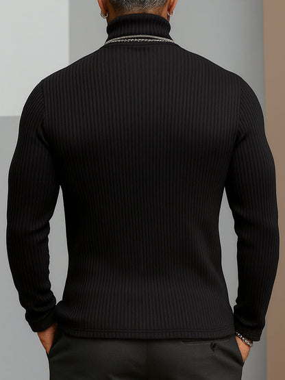 Ribstrikket sweater med rullekrave og asymmetrisk kant til mænd