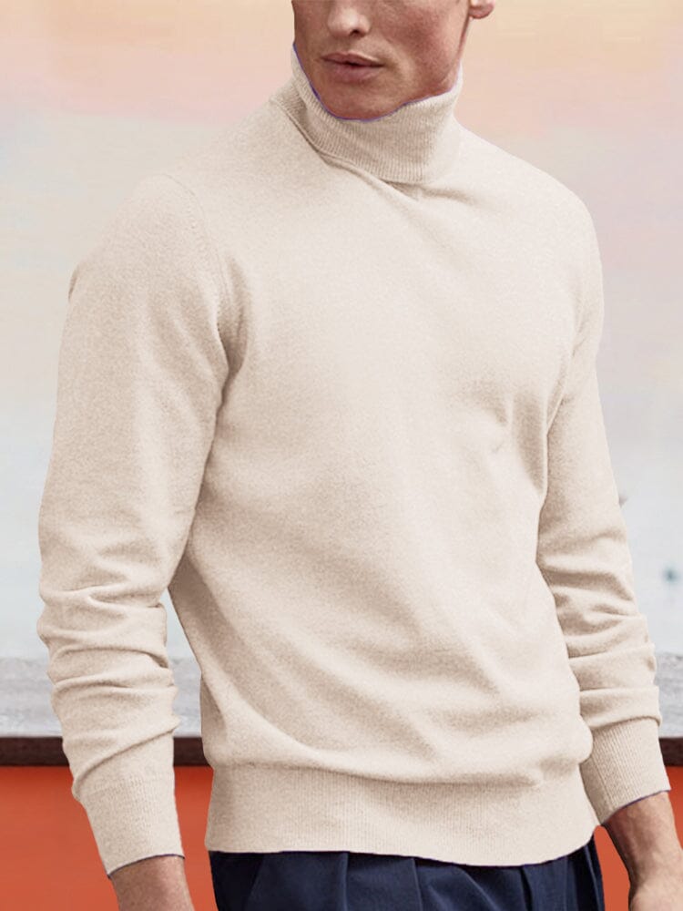 Strikket sweater med høj rullekrave, ribkanter og regulær pasform til mænd