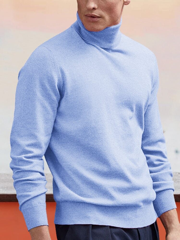 Strikket sweater med høj rullekrave, ribkanter og regulær pasform til mænd