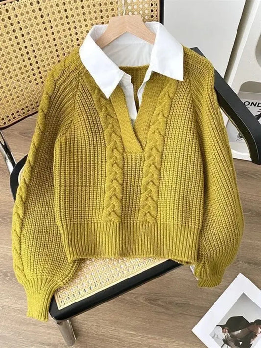 Sweater med skjortekrave og V-hals i kabelstrik til damer