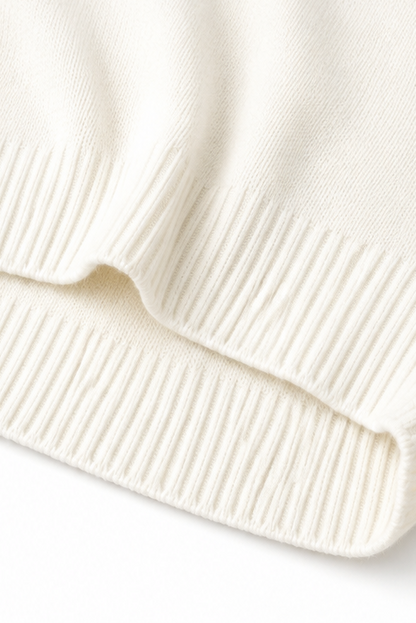 Hoodie til damer med V-hals, hætte og dropped shoulders i oversized pasform