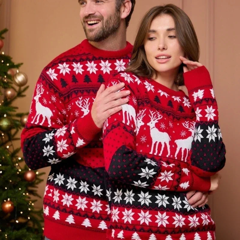 Julesweater dame med rensdyr og snefnug, rund hals og lange ærmer
